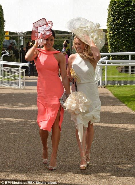 Glorious Goodwood Ladies Day Brings Glamour To Festival Daily Mail