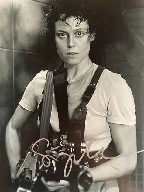 Aliens Sigourney Weaver Signed Movie Photo