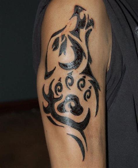 Auf derselben seite finden sie auch einen zufälligen namensgenerator für anonyme unsernames. 27 Oberarm Tattoo Ideen für Männer - Maori und Tribal ...