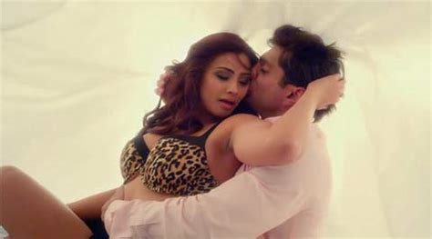 I Am Not A Showpiece In Hate Story Says Daisy Shah Entertainment