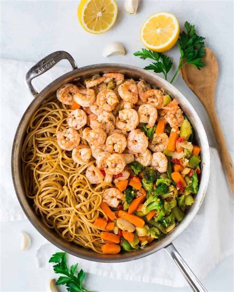 Jul 27, 2020 · our test kitchen's favorite easy shrimp dinners. Easy Garlic Shrimp Pasta. A delicious dish with lots of ...
