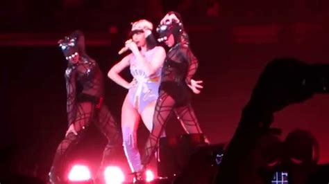 Katy Perry I Kissed A Girl Live Prismatic World Tour Antwerp Youtube