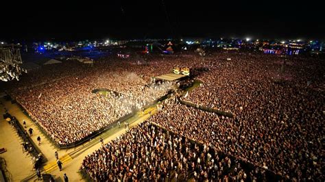 It has 60 passenger cabins, a maximum capacity of 300 passengers, and takes approximately 20 minutes to complete each revolution. Los Angeles verá a Kaskade a hacer historia - The Electro Side