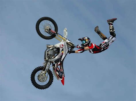 Freestyle motocross also known as fmx is a variation on the sport of motocross in which motorcycle riders. Dirt Bike Tricks Wallpapers Iphone with Wallpaper High ...