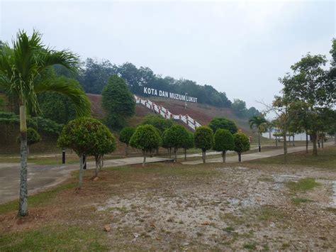 .indah kolej tingkatan enam sri istana smk rantau panjang smk (p) kapar smk pendamaran jaya smk telok gadong smk sri andalas smk jalan yunos sulaiman smk kayu ara pasong smk tan sri osman mohd sa'at kolej tingkatan enam pontian smk buluh kasap smk dato' bentara. Kolej Tingkatan 6 Shah Alam Seksyen 24 - Surat Mil