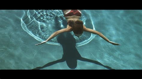 Underwater Bikini Shoot With Justine Vivian The Deep End Youtube