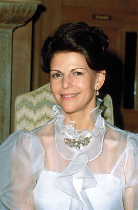Pippa matthews hat eine tochter geboren. Prinzessin Charlotte sieht ihrer Urgroßmutter Queen ...