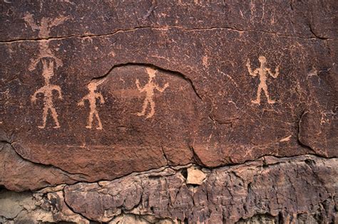 Petroglyphs Near Casa Chiquita 3 Chaco Canyon Nm Lux Aeterna