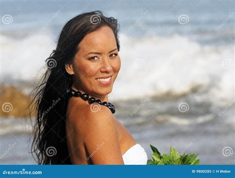 Portrait Of Polynesian Pacific Island Tahitian Mature Woman Aitutaki Lagoon Cook Islands Royalty