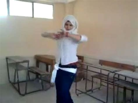 فضيحة بنات الثانوية رقص المراهقات بالمدارس صوري