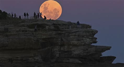 La Luna Se Aleja Un Poco Cada Año De La Tierra ¿por Qué