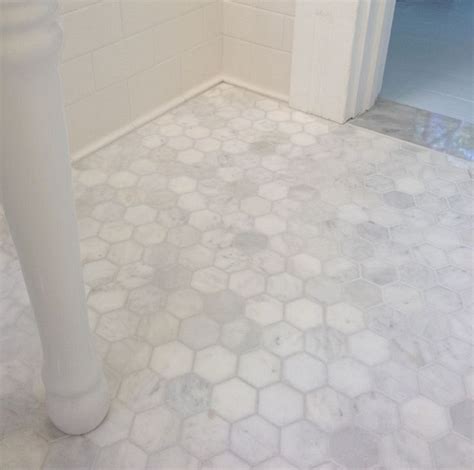 Hex tile is available in ceramic, porcelain and natural stone, as well as for a classic look, try an allover hexagon tile floor in a solid color in your bathroom or a hexagon mosaic. 40 gray hexagon bathroom tile ideas and pictures