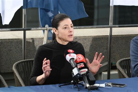 מדובר בהוצאת ספרים שאותה ייסד רותם סלע יחד עם קרן תקווה המוציאה לאור ספרים בעלי אוריינטציה שמרנית וימנית. ליאור שליין חושף: כך הבחירות השפיעו על הזוגיות עם מרב ...