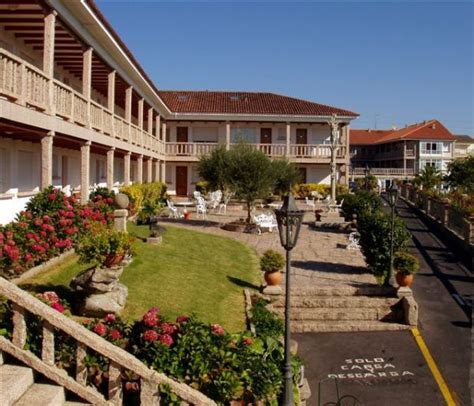 Отель aparthotel punta cabicastro 3*. En Sanxenxo: Aparthotel Cabicastro