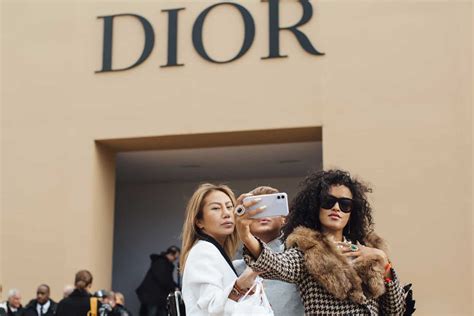 Dior Tops Pfw Social Media Twitter Is Testing Its Own Stories Feature
