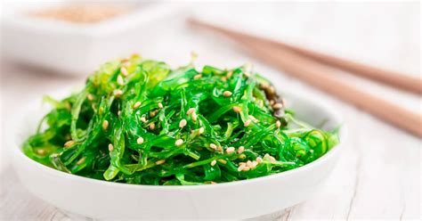 Wakame Benefits Nutrition Recipes Side Effects And More Dr Axe