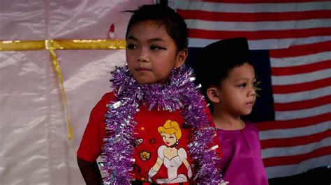 Pertandingan pakaian beragam hari kemerdekaan peringkat sekolah 2. Pertandingan Pakaian Beragam 2017 - SK Kemabong - YouTube