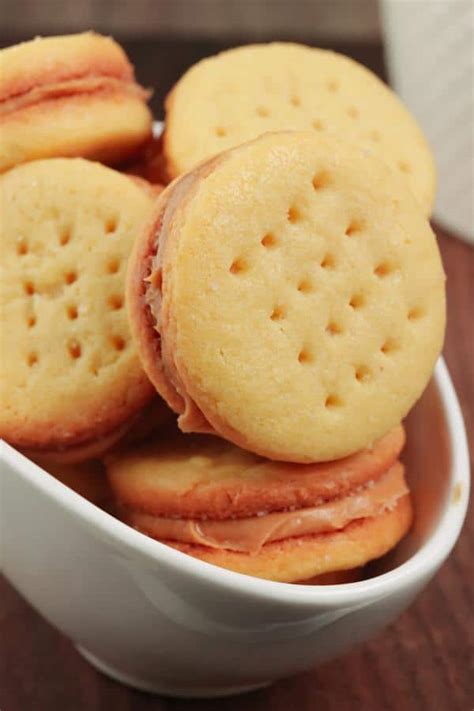 Very low calorie appetizers for dieters. 5 Ingredient Keto Crackers - BEST Low Carb Keto Mini Peanut Butter Ritz Cracker Recipe Copycat ...