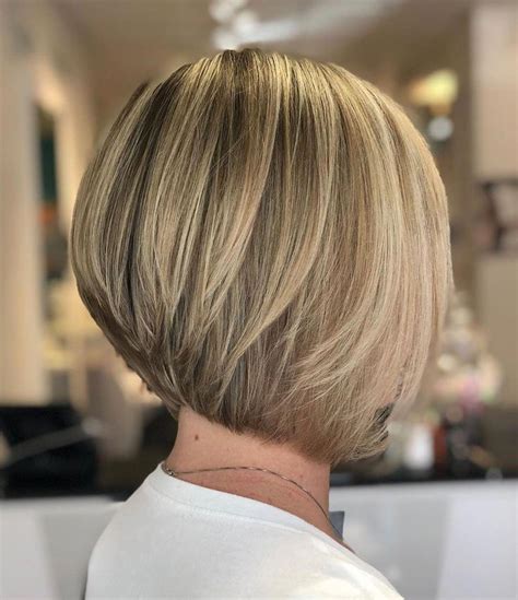 Neat Bronde Bob With Stacked Layers Bobhaircut In 2020