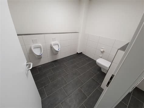 Privatsphäre auf einer öffentlichen Toilette | hostblogger.de