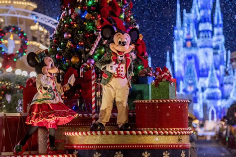 Celebrate The Holidays At Disney World In 2017