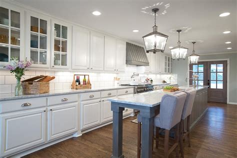 If you love joanna gaines and fixer upper, you'll love this house tour. Photos | Kitchen design, Kitchen remodel, Kitchen island ...