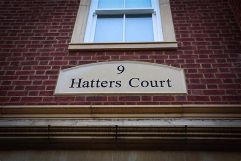 Mix commercial and residential premises, comprises of ground floor office or shop space, 1st floor 1 bedroom residential flat tenanted total rent £1800 per month. 1 Bedroom Flat Let in Luton, LU1