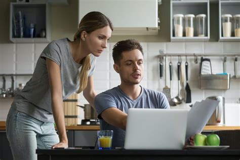 Embora seja um ano considerado atípico por muitos especialistas da área financeira no qual debatem o tema financeiro voltado a taxas o calendário segue conforme as datas informadas logo abaixo Como antecipar a restituição do Imposto de Renda 2020?