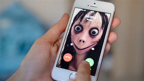 Momo Ist Zurück Horrorfigur Quält Wieder Kinder Auf Whatsapp Youtube