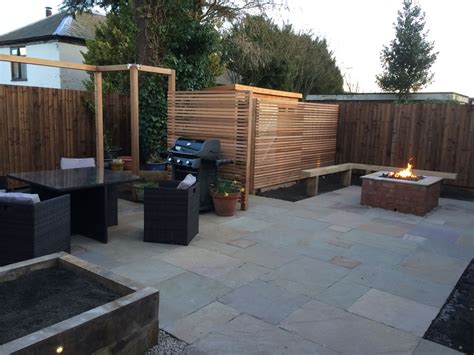 This means they're easy to move around and are ideal for small decks and patios. Fire-pit Garden Designers | Garden Design With A Fire Pit