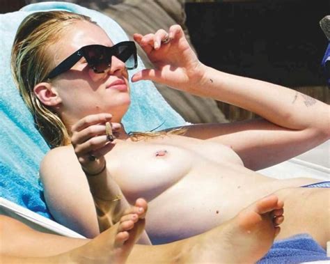 Top Celebrity Nude Beach Photos Nsfw Celeblr