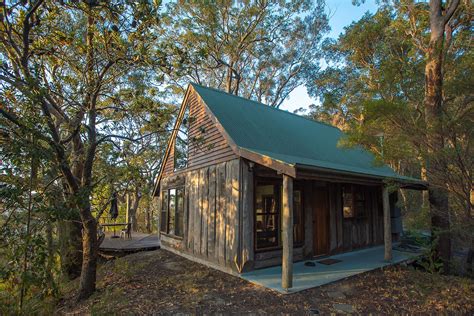 Uninterrupted views over the vast wollemi wilderness and a large northerly facing deck make wollemi cabin an idyllic blue mountains accommodation option for couples and families alike. Wollemi Cabins - Wollemi Cabin