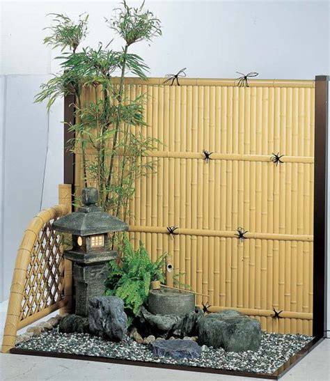 Looking for the perfect privacy screen for shielding your back yard from nosy. DIY Tree Bamboo Decorating Ideas - Decor Units