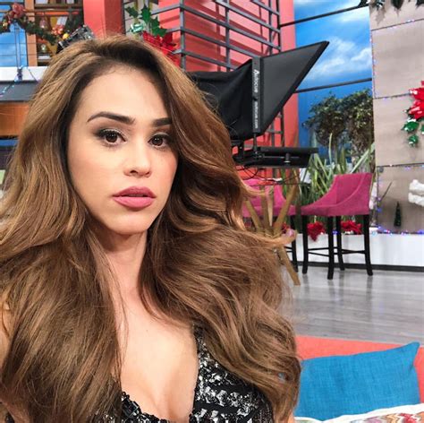 2019 Yanet Garcia Sexy Descuido Instagram 2019