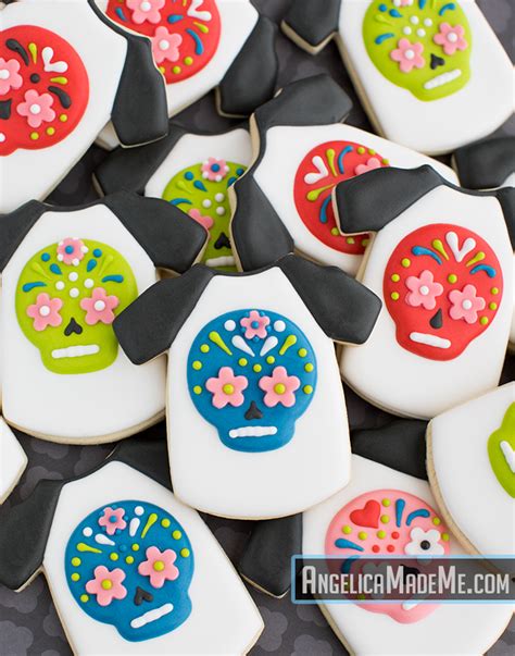 Skull by dxcouch on deviantart. Day of the Dead sugar skull sugar cookies. Instead of actual skull shaped cookies, these are on ...
