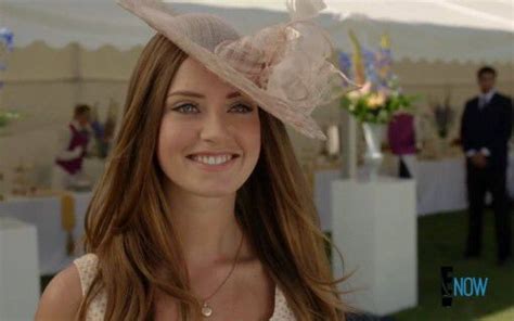 Merritt Patterson As Ophelia Price In The Royals Femme Beauté