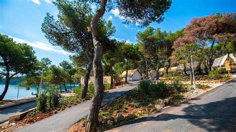 Unique hotels, cabin rentals, tree houses, & more. Leukste campings in Istrië - Kroatië - ReisgraagKids