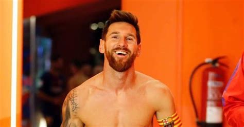Giulia Lena Fortuna Lionel Messi Zeigt Seinen Sexy Body