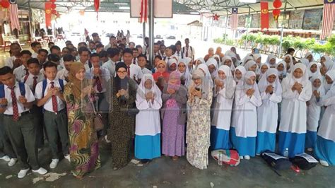 Muhammad iqbal raaziq sedang menghadapi upsr. Peperiksaan Sijil Pelajaran Malaysia (SPM) 2018 bermula ...