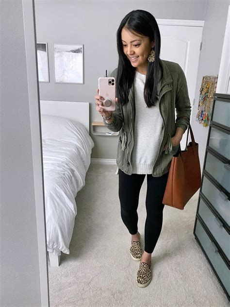 3 Outfits With Leggings To Wear At Home From The Early Spring Mini