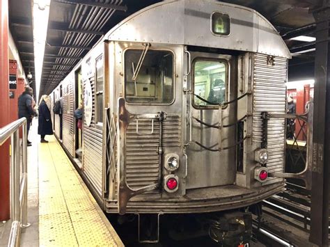 Nyc Mta R32 Budd Subway Cars Nyc Subway New York Subway Buses And