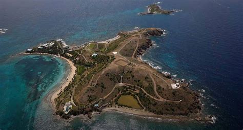 Inside Jeffrey Epsteins Island Traveller Sneaks On To Paedophiles Private Island Leaks