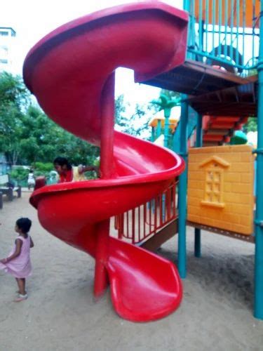 Red Fibreglass Spiral Frp Slide For Gardenpark Age Group 6 12
