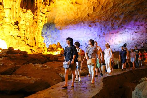 Thien Cung Cave In Halong Bay Attractively Shaped Heaven Cave