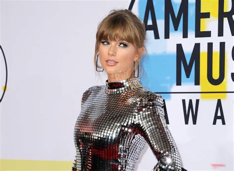 Red the latest cd from taylor swift featuring we are never ever getting back together and i. Taylor Swift Replaces 'Folklore' Merch Logo After Being ...
