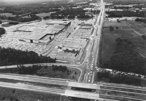 Photo Gallery Richmonds Dead Malls — Cloverleaf 1972 2011