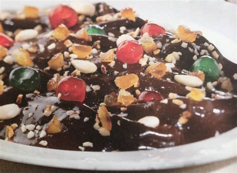 Le melanzane al cioccolato sono un dolce in cui le melanzane vengono proposte attraverso un'originale ricetta di origine campana e si possono gustare in un modo sfizioso e particolare. Melanzane al cioccolato di Sal De Riso, anche in monodose ...