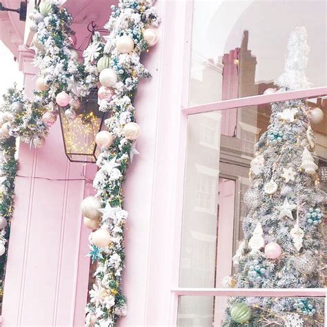 Pretty Pink Christmas Decorations