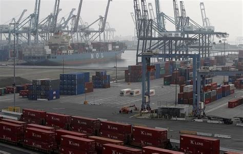 Longshoremens Strike Of East And Gulf Coasts Averted After Container