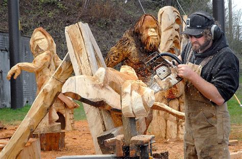 Photo Gallery Planned For Chainsaw Artist Peninsula Daily News